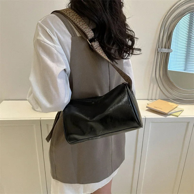 Vintage PU Leather Pillow Crossbody Bag – Soft, Stylish & Perfect for Everyday